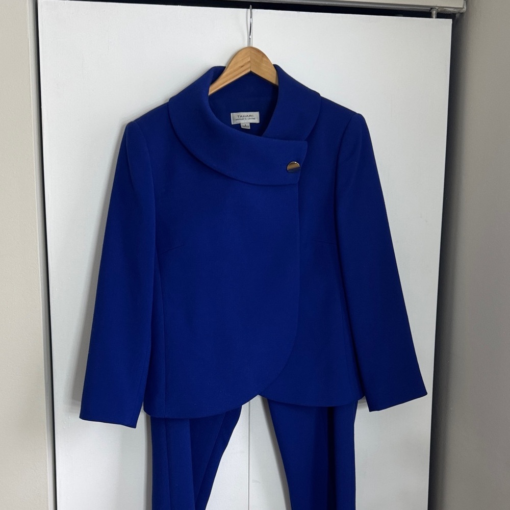 Tahari Blue Women's Suit Set